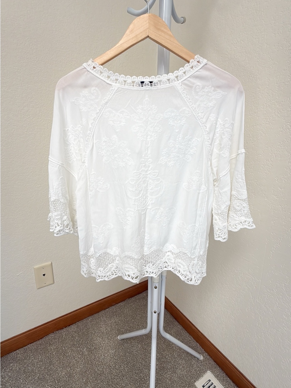Democracy White Lace-Trim Embroidered Peasant Blouse - Picture 3 of 7